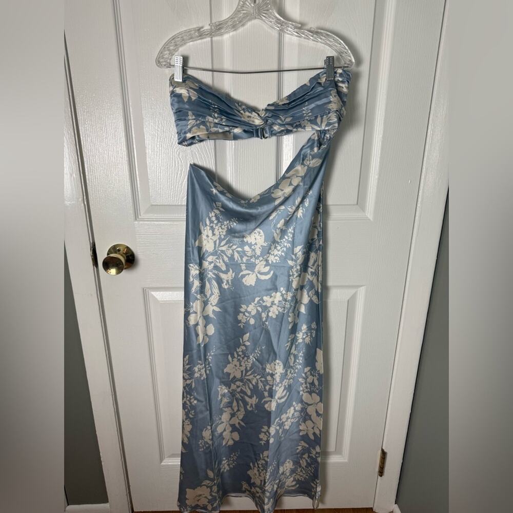 Reformation Vivi Silk Dress in Aliso Blue Floral 8 - Picture 2 of 9